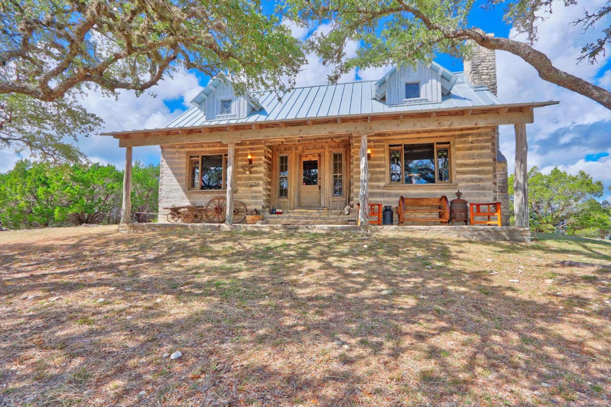 Log Cabin At Old Glory Ranch Wimberley Kültér fotó