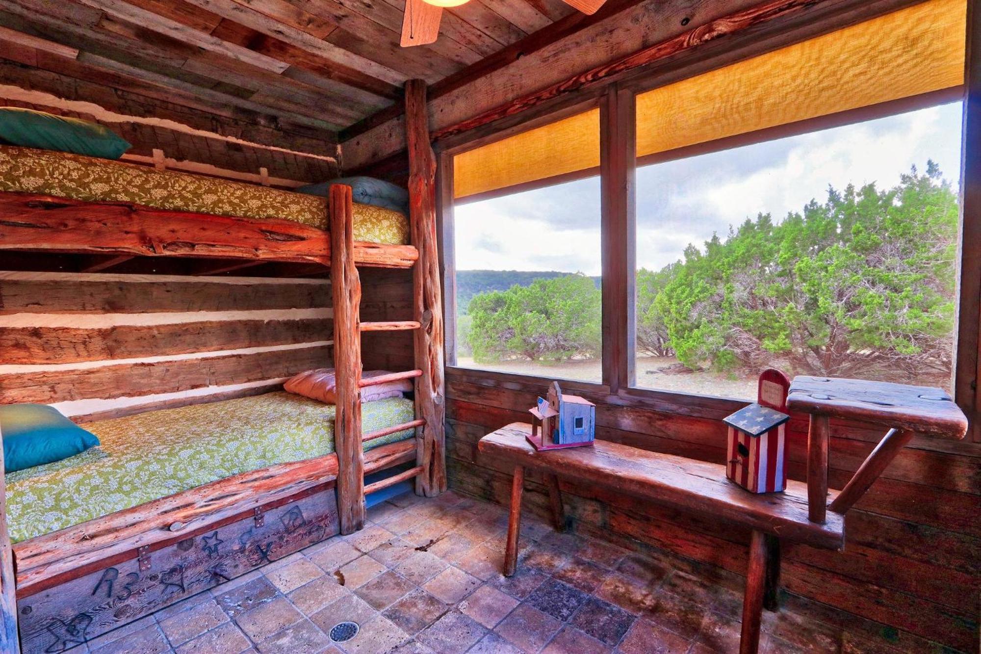 Log Cabin At Old Glory Ranch Wimberley Kültér fotó